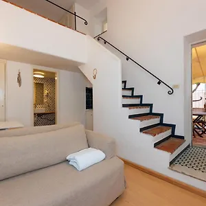 le-casasse-vico-mendaro-8.hotelitalianriviera.com/