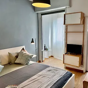 Cozy 3 Km Away From Duomo Apartamento
